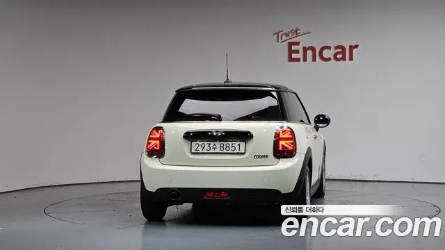Mini Cooper 2019 thumb 4