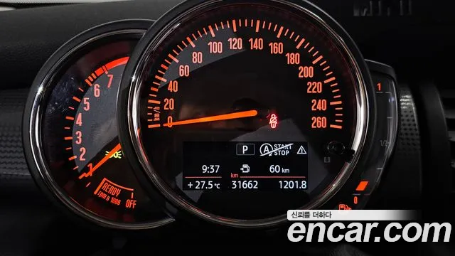 Mini Cooper 2019 thumb 12
