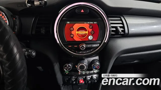 Mini Cooper 2019 thumb 3