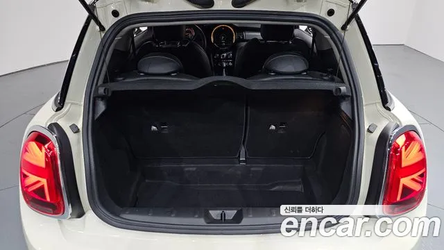 Mini Cooper 2019 thumb 8