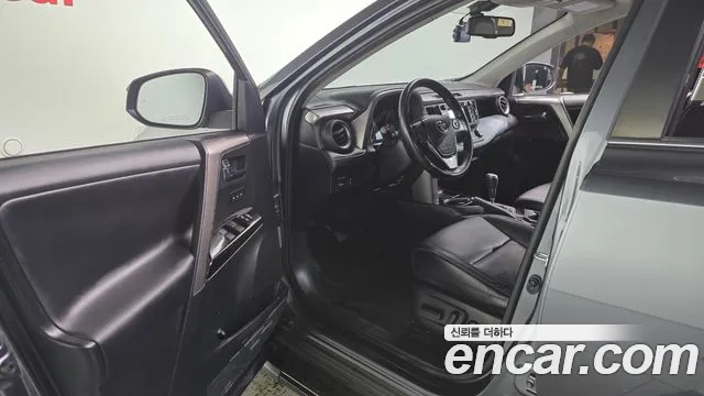 Toyota RAV4 2018 thumb 8