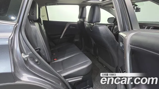 Toyota RAV4 2018 thumb 4