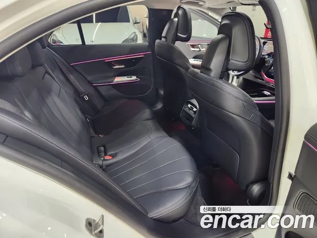 Mercedes-Benz E-Class 2024 thumb 4