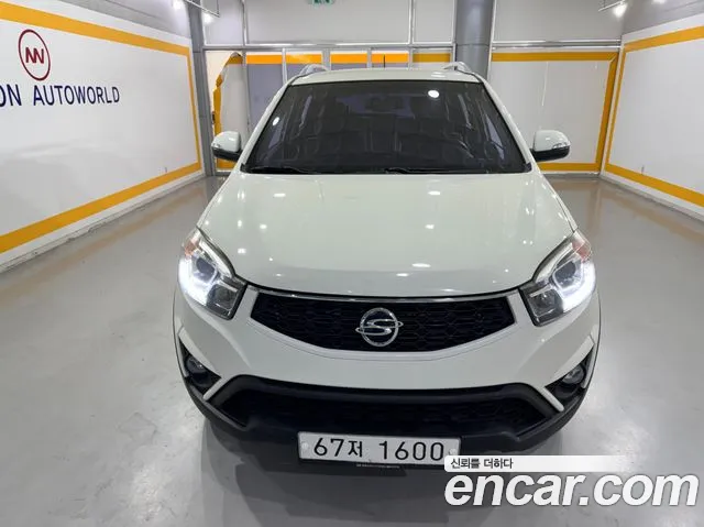 KGM Korando 2015 thumb 10