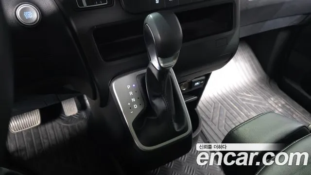 Hyundai Staria 2022 thumb 10
