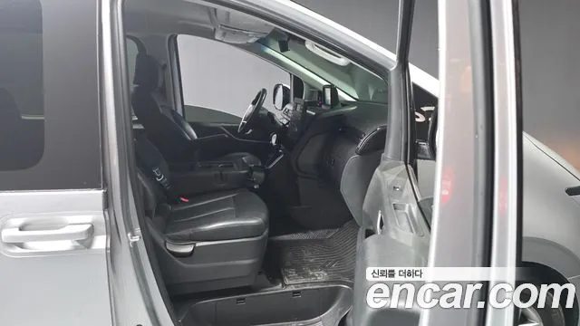 Hyundai Staria 2022 thumb 12
