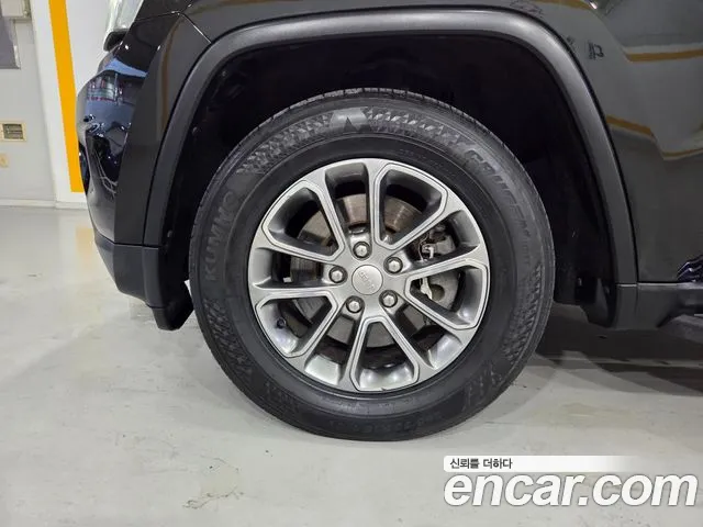 Jeep Grand Cherokee 2014 thumb 8