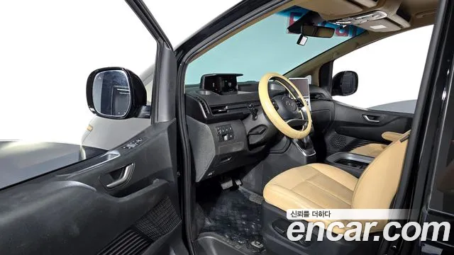 Hyundai Staria 2023 thumb 7