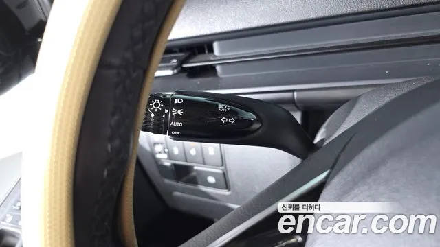 Hyundai Staria 2023 thumb 8