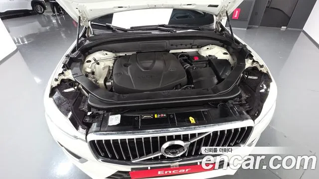 Volvo XC60 2020 thumb 11