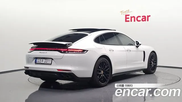 Porsche Panamera 2021 thumb 3