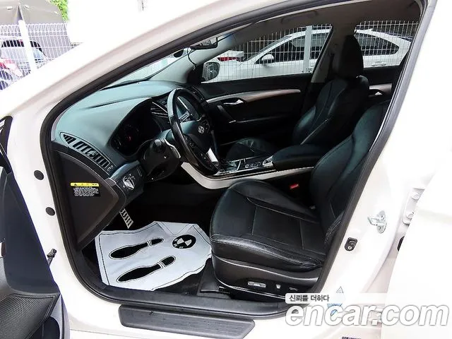 Hyundai i40 2013 thumb 12