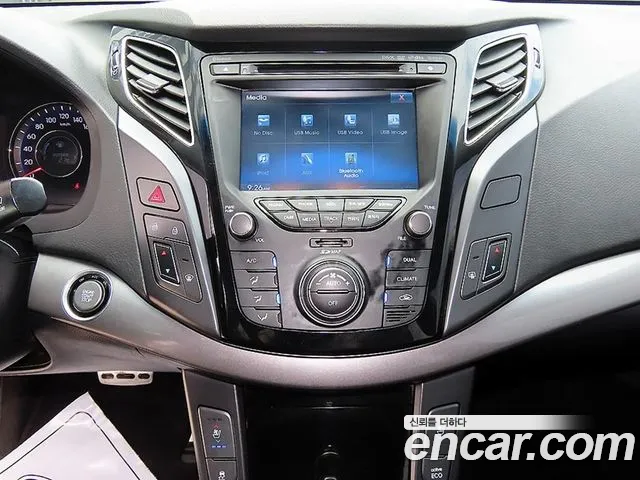 Hyundai i40 2013 thumb 6