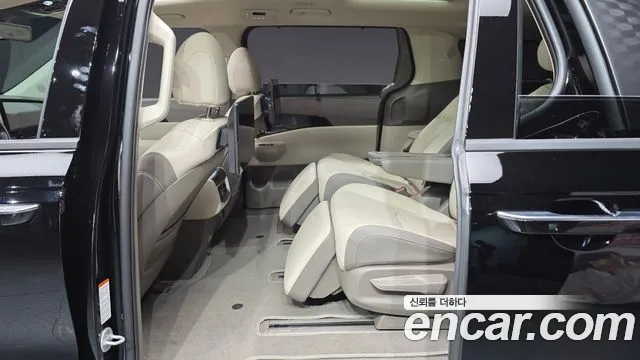 Kia Carnival 2025 thumb 4