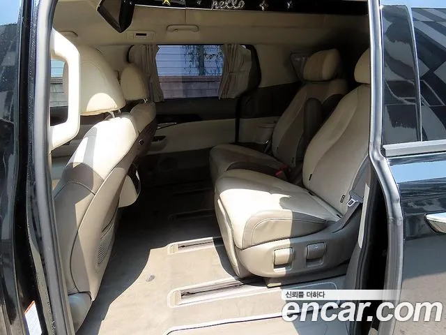 Kia Carnival 2022 thumb 9