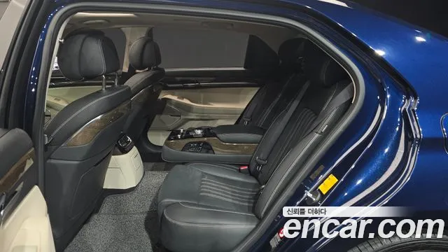 Genesis G90 2019 thumb 6