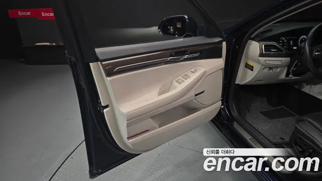 Genesis G90 2019 thumb 12