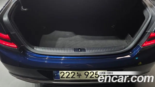 Genesis G90 2019 thumb 9
