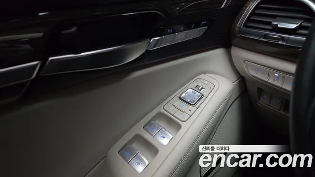 Genesis G90 2019 thumb 4