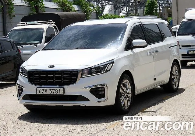 Kia Carnival 2018 thumb 10