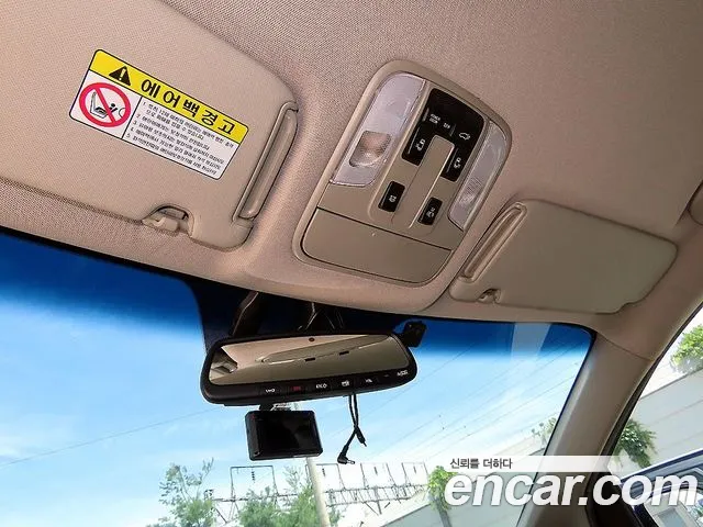 Kia Carnival 2018 thumb 5