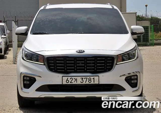 Kia Carnival 2018 thumb 6