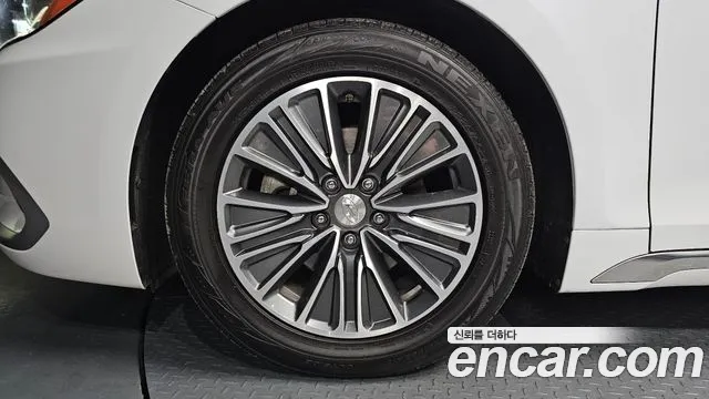 Hyundai Grandeur 2017 thumb 9