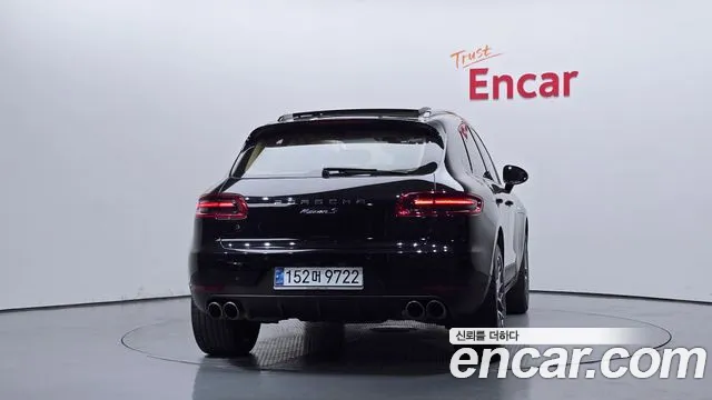 Porsche Macan 2015 thumb 10