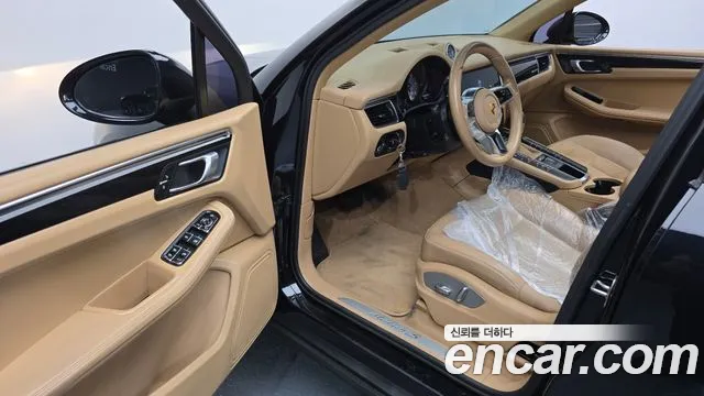 Porsche Macan 2015 thumb 9