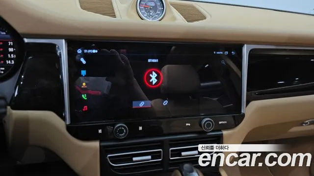 Porsche Macan 2015 thumb 5