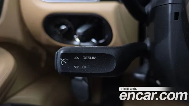 Porsche Macan 2015 thumb 3