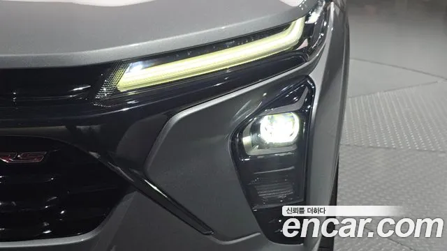 Chevrolet Tracker 2023 thumb 2