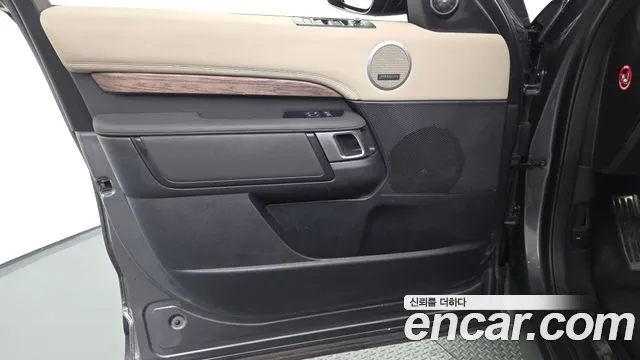 Land Rover Discovery 2019 thumb 7