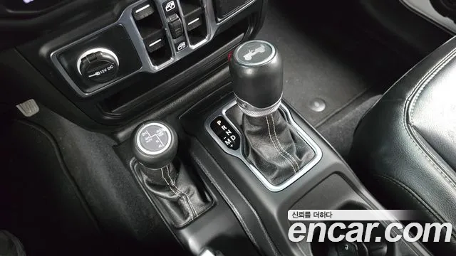 Jeep Wrangler 2023 thumb 10