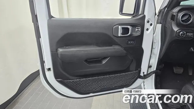 Jeep Wrangler 2023 thumb 5