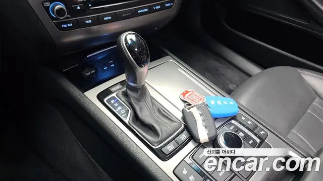 Hyundai Genesis 2016 thumb 4