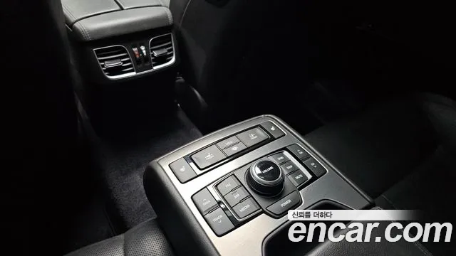 Hyundai Genesis 2016 thumb 3