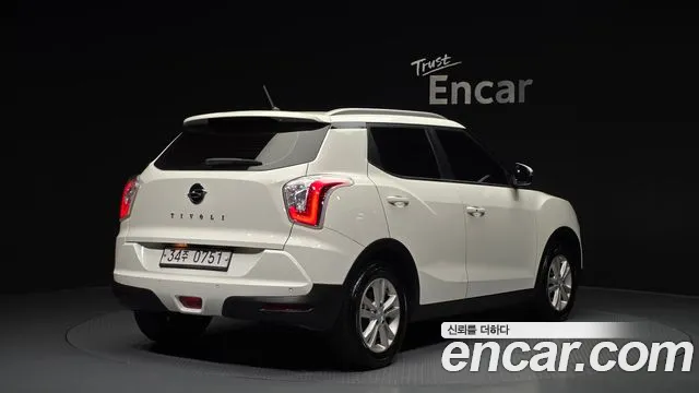 KGM Tivoli 2016 thumb 3