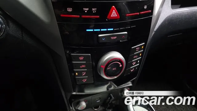 KGM Tivoli 2016 thumb 9