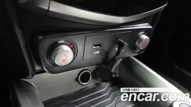 KGM Tivoli 2016 thumb 8