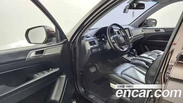 KGM Rexton 2018 thumb 4
