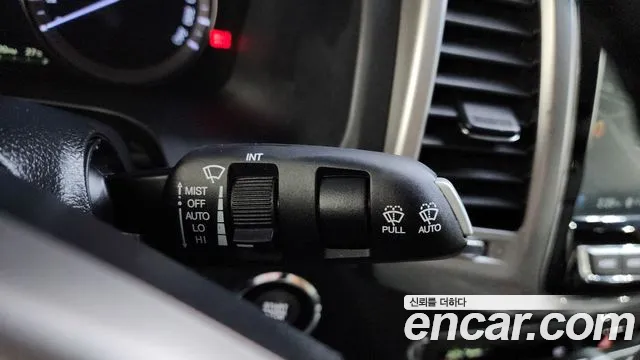 KGM Rexton 2018 thumb 2