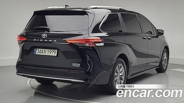 Toyota Sienna 2021 thumb 2