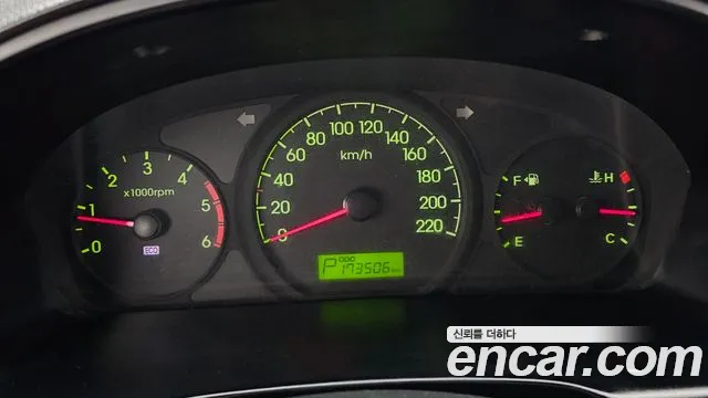 Hyundai Staria 2015 thumb 10
