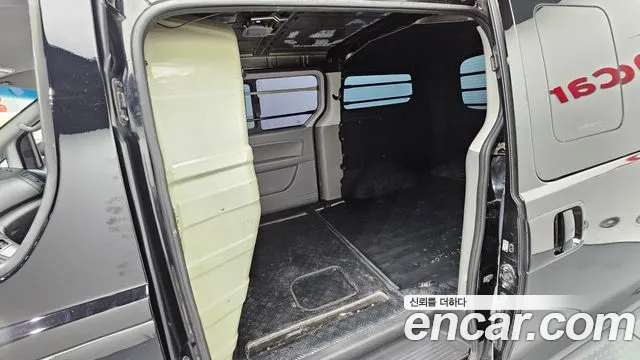 Hyundai Staria 2015 thumb 3