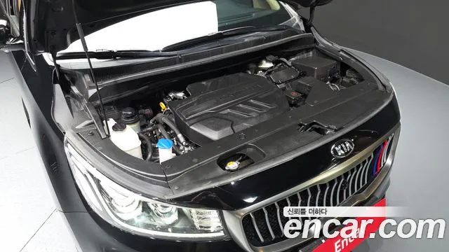 Kia Carnival 2018 thumb 8