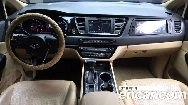 Kia Carnival 2018 thumb 10