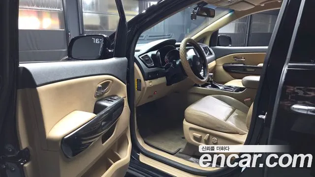Kia Carnival 2018 thumb 7