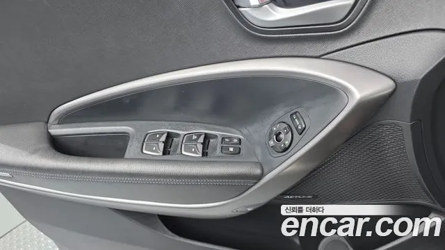 Hyundai Санта Фе 2012 thumb 8