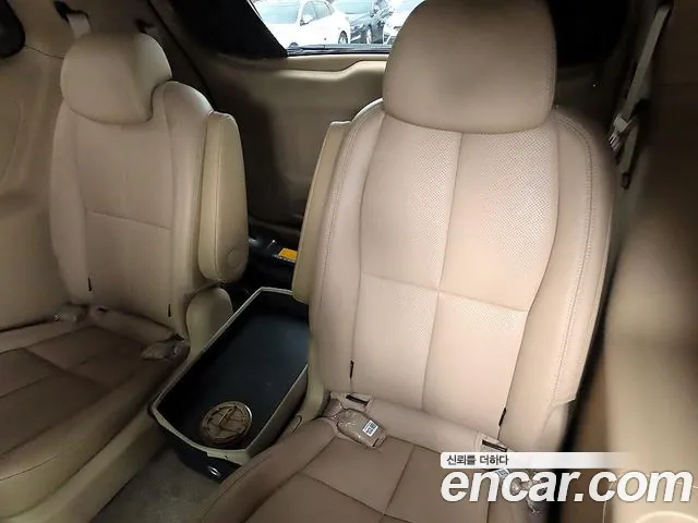 Kia Carnival 2019 thumb 12